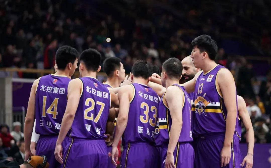 开云体育网页版登录入口-顶级教练换帅，球队战绩起伏不定