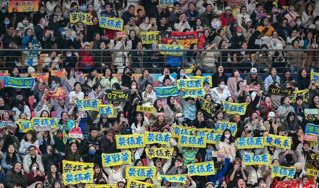 运动会现场报道：选手精彩表现引爆全场的简单介绍